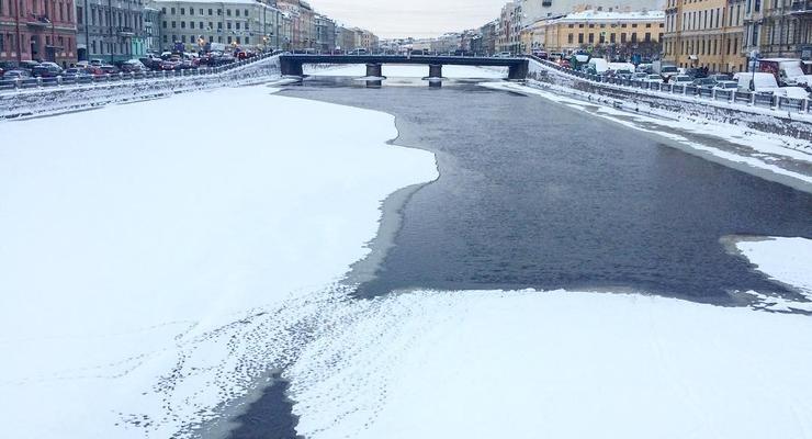 В Петербурге мужчина сбросил девушку в реку из-за отказа знакомиться