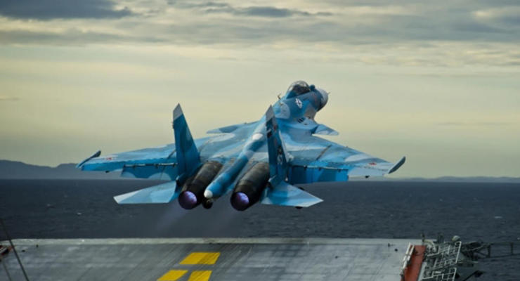 Это героическая работа: Песков прокомментировал крушение Су-33