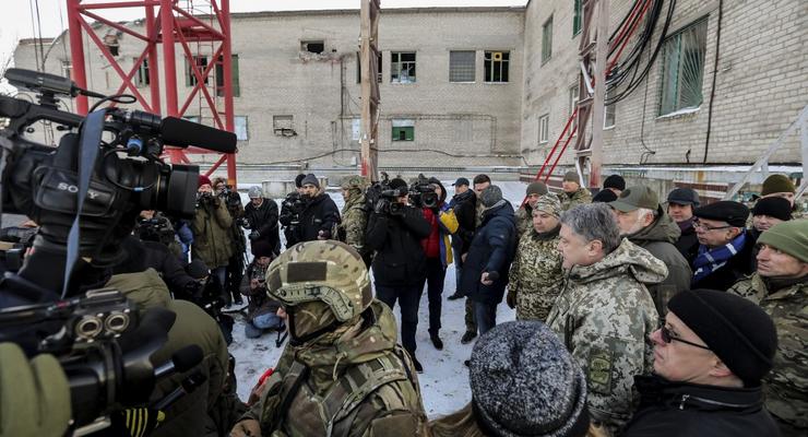 Журналист заявил, что охрана Порошенко угрожала прострелить ноги