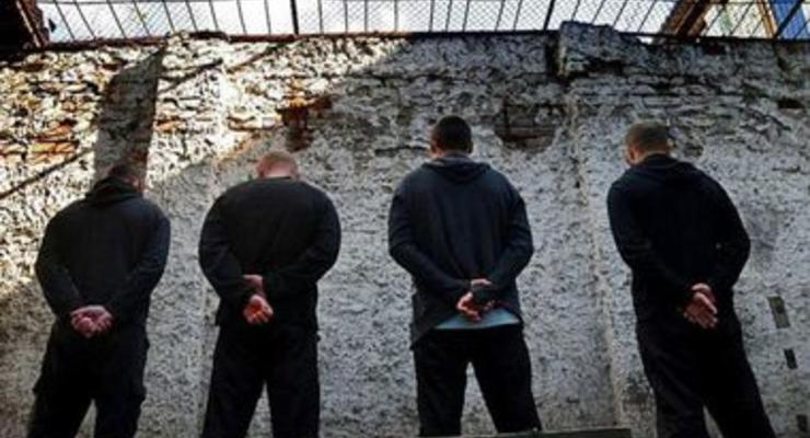 Наркотики, издевательства и вербовка: что происходит в тюрьмах ДНР