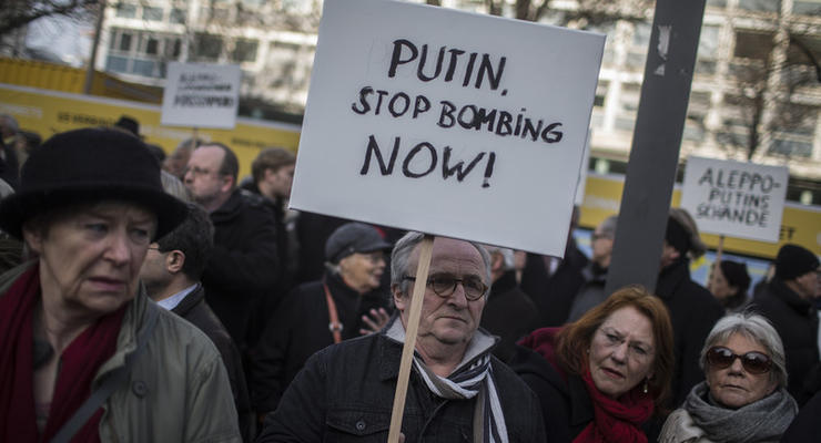 Немецкие литераторы провели акцию протеста против Путина и Асада