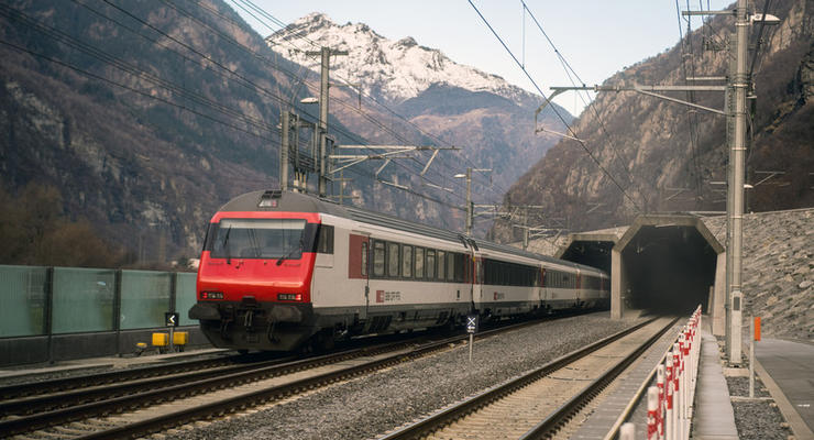В Швейцарии заработал самый длинный в мире тоннель