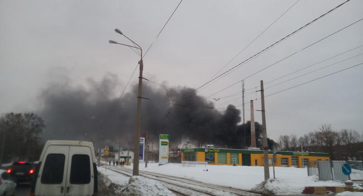В Харькове произошел масштабный пожар в складском помещении