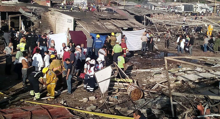 Взрыв на рынке фейерверков в Мексике забрал жизни 29 человек