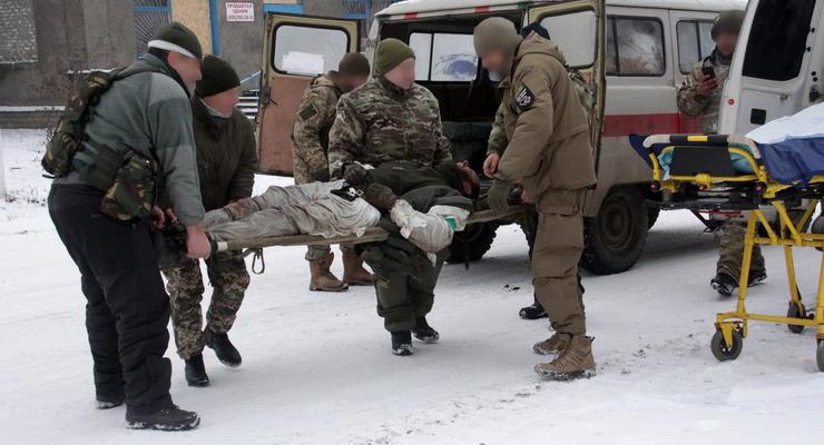 В районе Дебальцево много раненых, их нечем вывозить: волонтер обратился к президенту