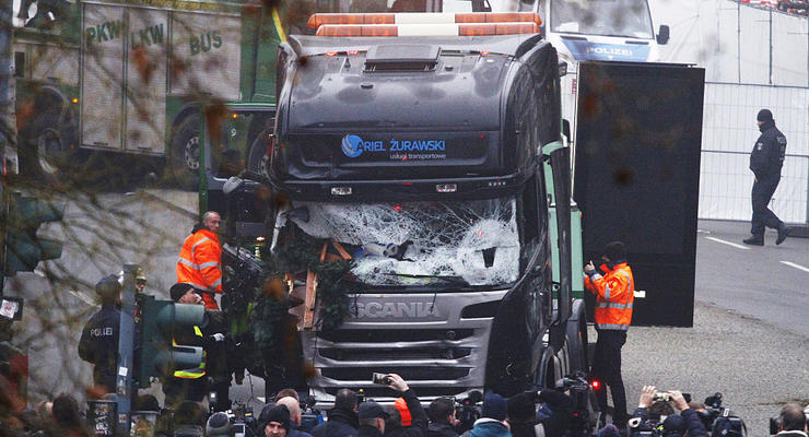 Поляка, находившегося в грузовике во время теракта в Берлине, застрелили до трагедии