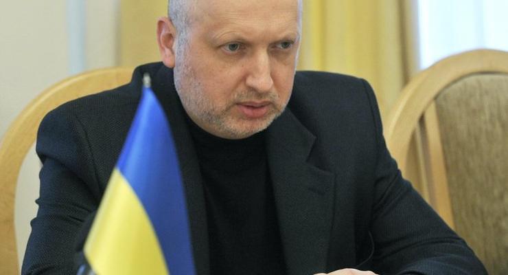 Турчинов отказал добровольцам в блокаде Донбасса, ждет решения президента