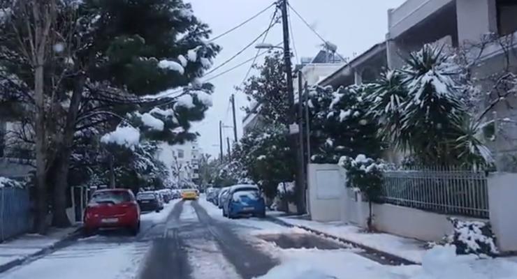 Афины засыпало снегом