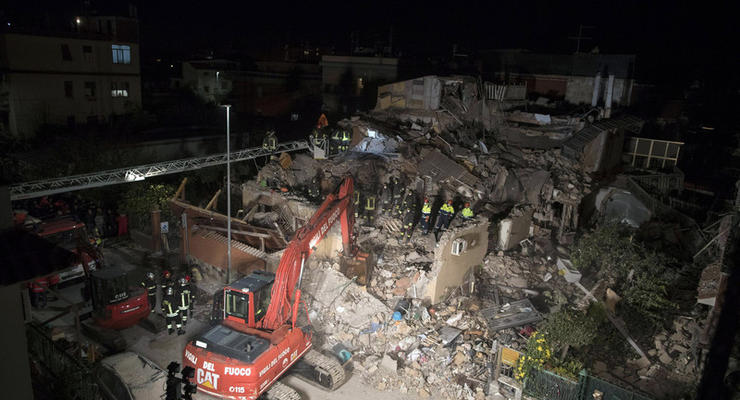 В пригороде Рима в результате взрыва рухнул дом, есть погибшие
