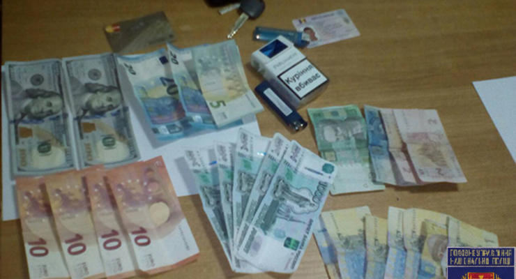 Иностранец с подельниками ограбил банк в Одесской области