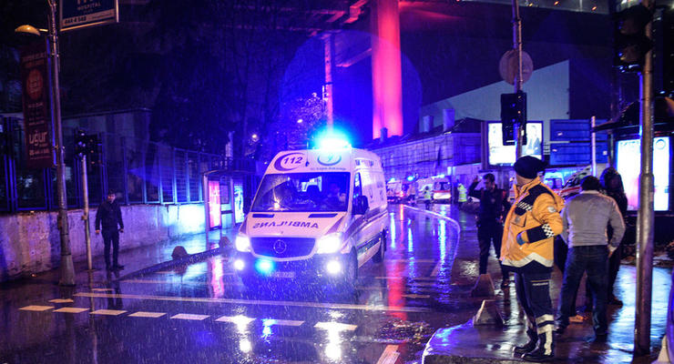Консульство выясняет, есть ли украинцы среди пострадавших при стрельбе в Стамбуле