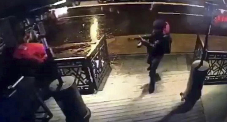 В Сети появилось фото террориста, расстрелявшего ночной клуб в Стамбуле