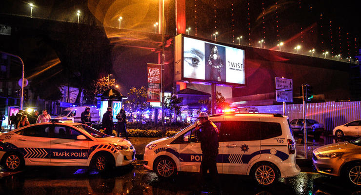 В Сети обнародовали видео нападения террориста на клуб в Стамбуле