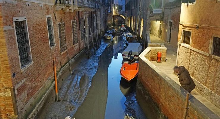 Аномальный отлив оставил Венецию без воды