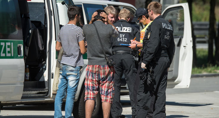 В ФРГ задержаны свыше 900 предполагаемых перевозчиков мигрантов