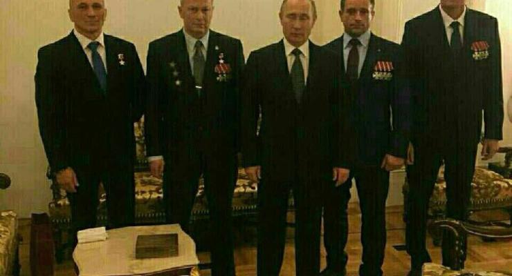 Фото Путина с Вагнером и его боевиками вызвало резонанс, в Кремле отреагировали