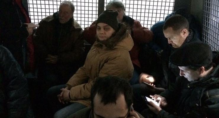 В Москве на антикризисной акции задержали более 40 человек