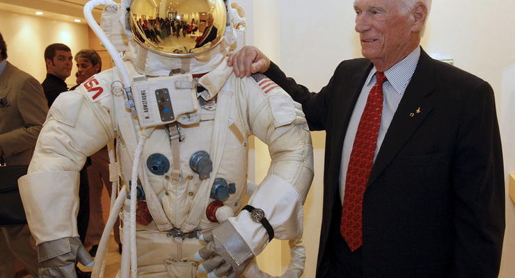 Умер последний астронавт, побывавший на Луне