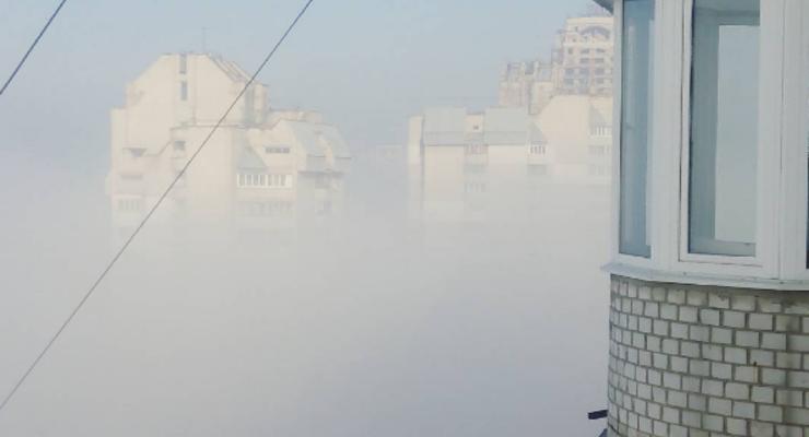 Эколог и пожарные назвали причину смога в Киеве