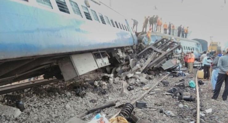 Авария на железной дороге в Индии: десятки погибших