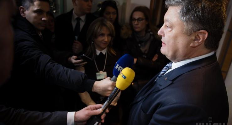 Перестаньте убивать: Порошенко отказался отвечать российским журналистам