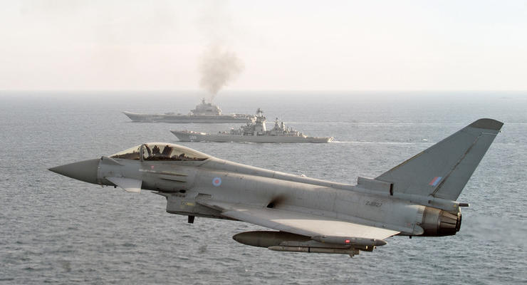 Россию напугали самолеты НАТО над Адмиралом Кузнецовым