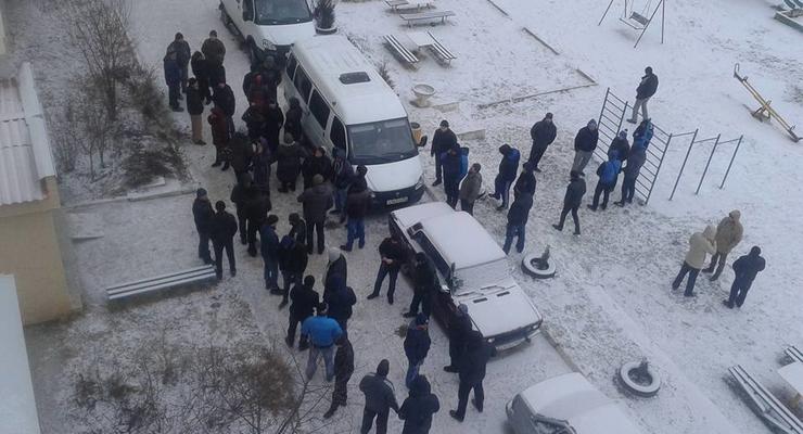 Оккупанты проводят обыски у крымских татар в Бахчисарае