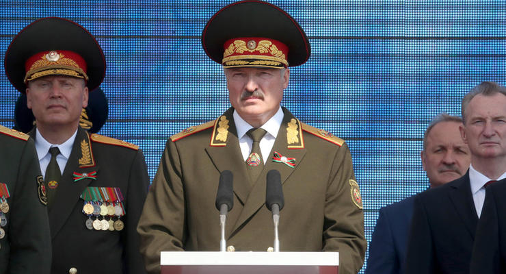 Лукашенко: Братская Украина сегодня воюет за свою независимость