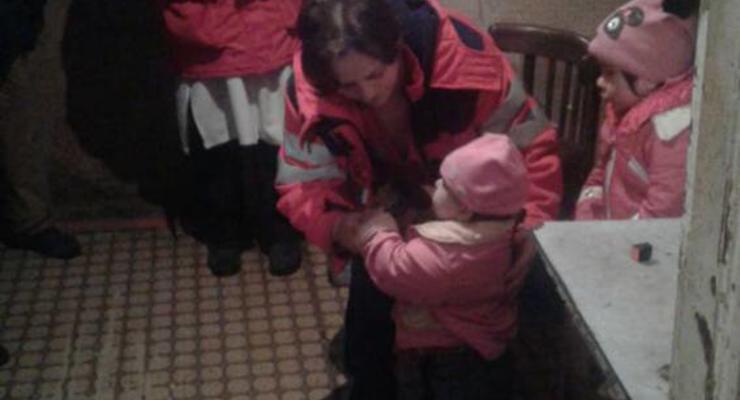 В Славянске мать оставила детей в холодном доме без еды