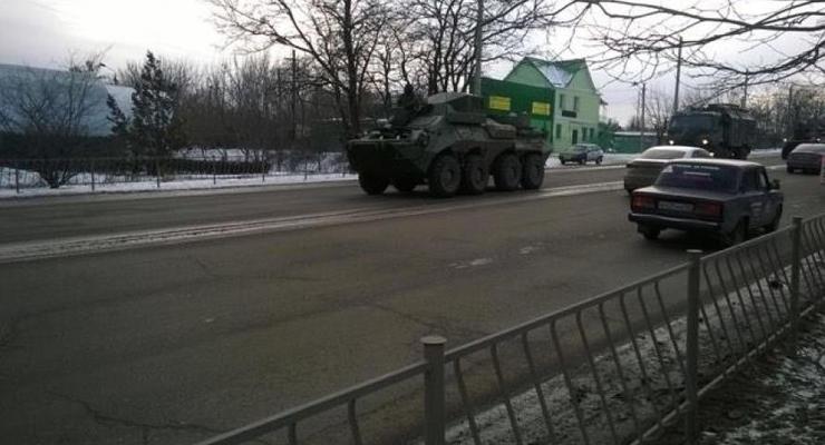 В оккупированный Симферополь заехала новая военная техника РФ