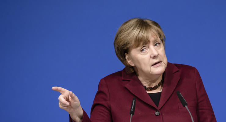 Меркель об указе Трампа: Это не оправдывает борьбу с терроризмом