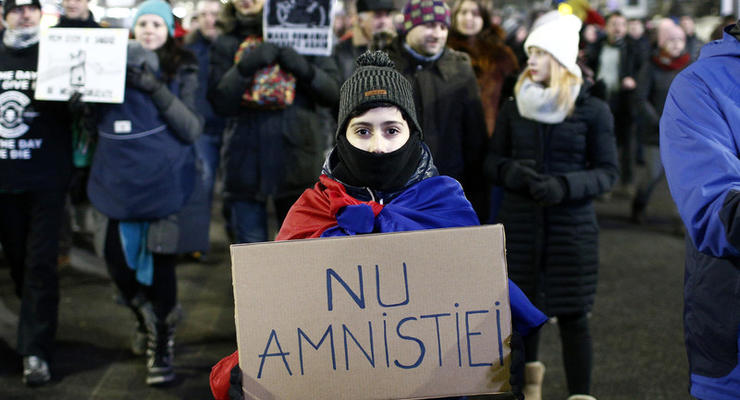 В Румынии тысячи протестуют против постановлений правительства