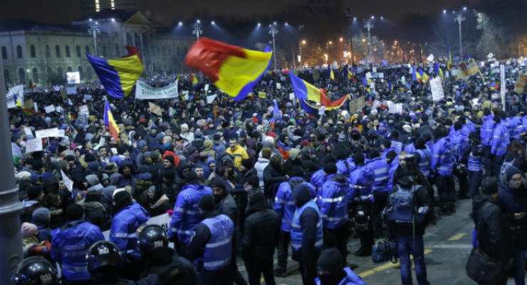В Румынии министр подал в отставку из-за масштабных протестов