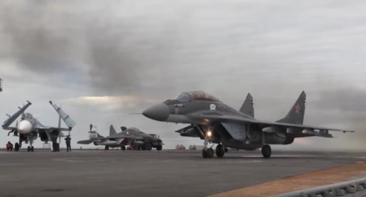 Появилось видео возвращения в РФ самолетов с Адмирала Кузнецова