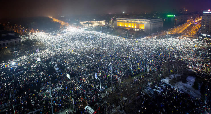 "Мы защищаем твои ценности, Европа": фото протестов в Румынии