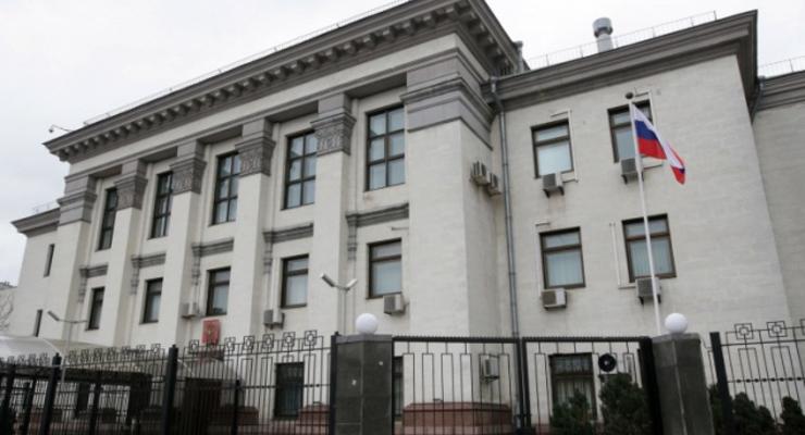 Киеврада хочет забрать землю у посольства РФ