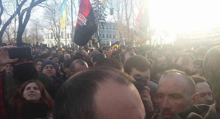 Сторонники блокады Донбасса заявили о намерении установить палатки под АП