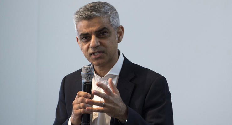 Мэр Лондона призвал отменить визит Трампа в Британию