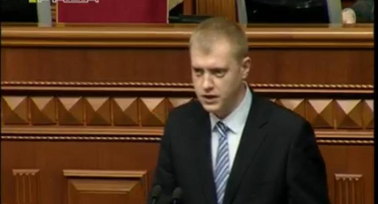 В Раде принял присягу новый депутат от Народного фронта