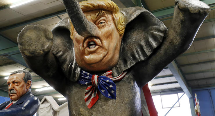 Для карнавала в Германии Трампа изобразили в виде слона