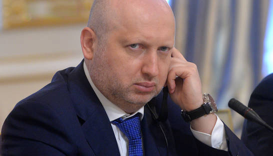 Турчинов: Для противостояния России одной армии недостаточно