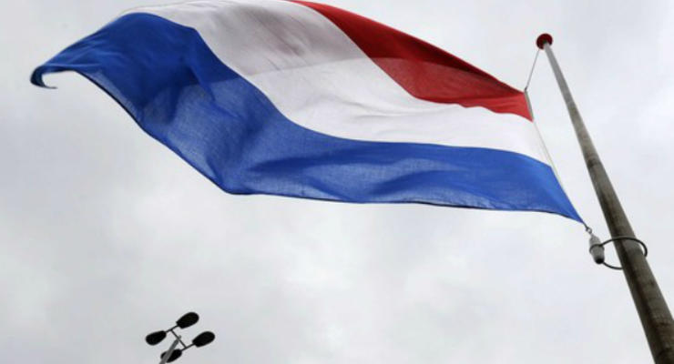 Правые силы в Нидерландах теряют поддержку перед выборами
