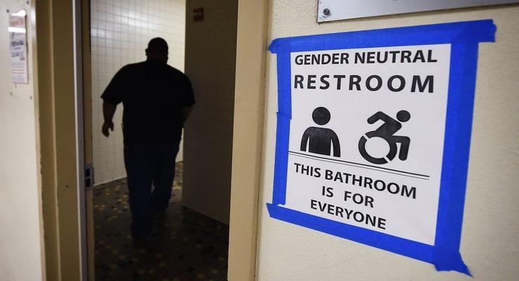 Трамп отменил право выбора трансгендерами туалетов в школах