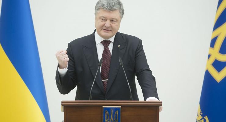 Порошенко требует ввести квоты на украинский язык в телеэфире
