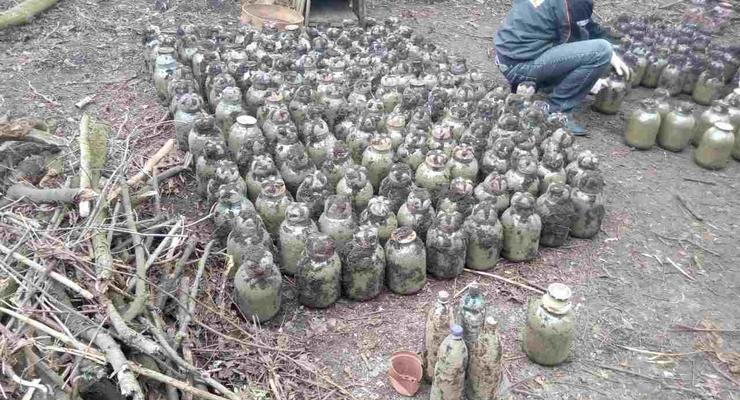 В Ивано-Франковской области мужчина закопал 200 кг конопли в банках