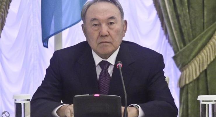 Назарбаев подписал закон о расширении роли парламента Казахстана