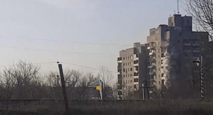 Террористы обстреляли девятиэтажный дом в Авдеевке