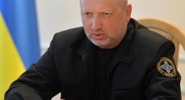 Турчинов заявил о перекрытии всех дорог на оккупированный Донбасс