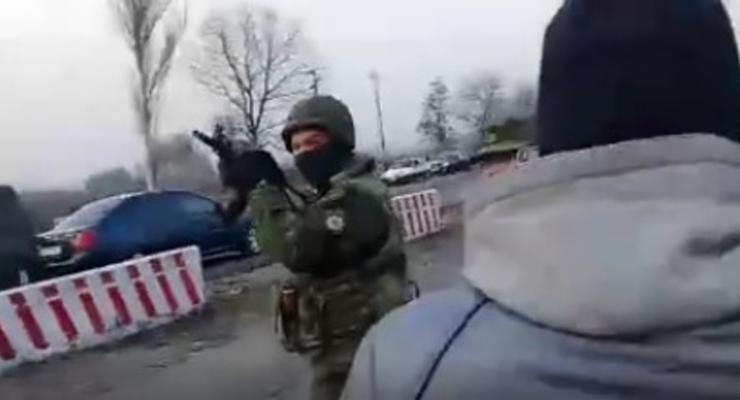 В Константиновке между полицией и активистами случился конфликт со стрельбой