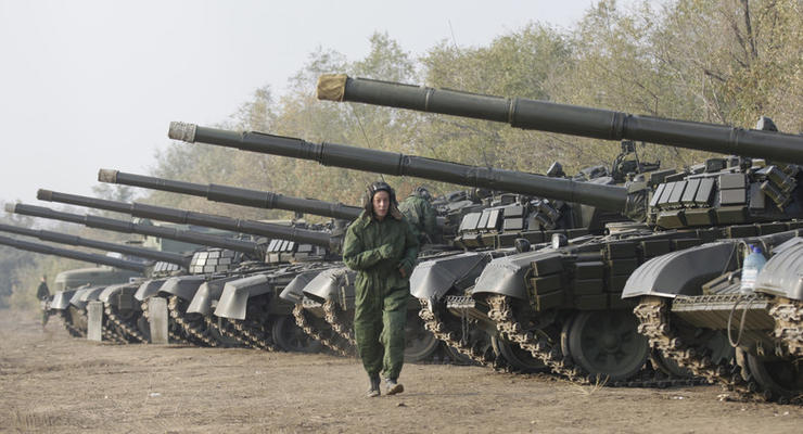 Bellingcat: под Алчевском размещены десятки танков оккупантов